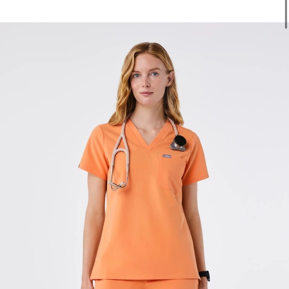 Figs Vibrant Orange Scrub set - Picture 5 of 6